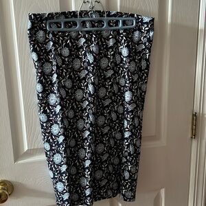 Loft like new stretchy fitted skirt size medium